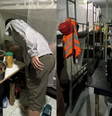 Imagens do alojamento onde os chineses foram encontrados pelo Ministério Público do Trabalho da Bahia  Foto: Divulgação/MPT-BA