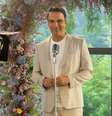 Tadeu Schmidt foi "celebrante" das bodas de 25 anos do BBB  Foto: Globo/ Manoella Mello