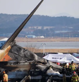O acidente aconteceu pouco depois das 09h no horário local, quando o avião aterrissou no Aeroporto Internacional de Muan.  Foto: Reuters / BBC News Brasil