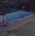 Câmeras de segurança flagraram momento em que menino foi atingido por bala perdida  Foto: Reprodução/RPC