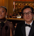 Ariana DeBose e Ke Huy Quan apresentam prêmio no Globo de Ouro  Foto: Reprodução/X/goldenglobes