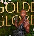 Cynthia Erivo e seu vestido com um grande laço  Foto: Daniel Cole / Reuters