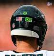 Capacete de Tanner McKee com a bandeira do Brasil  Foto: Divulgação/NFL / Esporte News Mundo