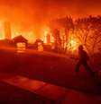Incêndio em Los Angeles atinge área nobre e provoca retiradas  Foto: Reprodução/Redes Sociais / Perfil Brasil
