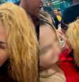 Joelma foi abordada por fãs enquanto precisava de ajuda para caminhar  Foto: Reprodução/Redes sociais