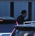 Yoon Suk-yeol foi preso após horas de tensão em frente à residência oficial em Seul  Foto: Reuters / BBC News Brasil