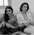 Valentina Herszage e Fernanda Torres fazem crochê durante filmagem de "Ainda Estou Aqui".  Foto: Reprodução/Instagram/@valentinaherszage / Estadão