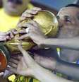 Rivaldo foi eleito o melhor jogador da Copa do Mundo em 2002.  Foto: Getty Images