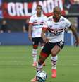  Foto: Rubens Chiri/Saopaulofc.net - Legenda: Lucas falou sobre companhia com Oscar, no São Paulo / Jogada10