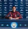 Vitor Reis Manchester City.   Foto: Divulgação/Manchester City / Esporte News Mundo