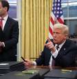 De volta à Casa Branca, Trump revoga medidas de Biden e perdoa réus pelos ataques ao Capitólio, em 6 de janeiro  Foto: REUTERS/Carlos Barria