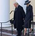Roupa de Melania na posse de Trump virou assunto nesta semana  Foto: Getty Images / BBC News Brasil