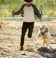 Homem correndo com seu cachorro.  Foto: Divulgação/Mars Petcare