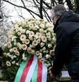 Políticos da cidade de Aschaffenburg homenageam as vítimas de ataque ocorrido na véspera  Foto: DW / Deutsche Welle