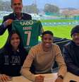  Foto: Arquivo Pessol - Legenda: André, ex-Flamengo, é o novo reforço do Rio Ave, de Portugal, para a temporada 2025 / Jogada10