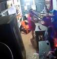 Funcionária é agredida com cadeira por cliente de bar em MT  Foto: Reprodução