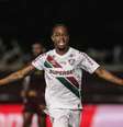 -  Foto: Lucas Merçon/Fluminense - Legenda: Keno abriu o placar para a vitória do Fluminense sobre a Portuguesa-RJ pelo Carioca-2025 / Jogada10