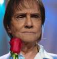 “Nunca vou superar a ausência física de Maria Rita", disse Roberto Carlos  Foto: Reprodução/TV