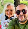 Professora aposentada divide prêmio do Quem Quer Ser Um Milionário com sobrinho e quatro filhos: ‘Cumpri’  Foto: Mais Novela