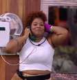 Camilla atende o Big Fone, no BBB25  Foto: Reprodução/TV Globo