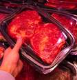 Descubra como descobrir se a carne do supermercado já foi descongelada antes  Foto: Freepik