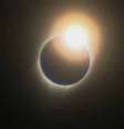 O primeiro eclipse solar será em 29 de março, visível em várias regiões do mundo, como Europa, Ásia, África e América do Norte, mas não será observado no Brasil.  Foto: Reprodução de vídeo Euronews / Flipar