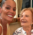 Mocita Fagundes ao lado da sogra Glória Menezes  Foto: Reprodução