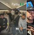 Neymar Jr ao lado de amigos e do pai em avião, a caminho do Brasil  Foto: Reprodução/Instagram