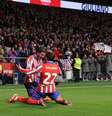  Foto: Florencia Tan Jun/Getty Images - Legenda: Giuliano Simeone comemora um dos gols marcados na vitória sobre o Getafe / Jogada10