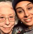 Fernanda Montenegro e Linn da Quebrada em foto de 2022  Foto: @linndaquebrada via Instagram / Estadão