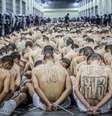 Bukele prenderia os criminosos americanos na enorme prisão que ele mandou construir  Foto: Secretaria de Imprensa da Presidência de El Salvador / BBC News Brasil