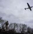 Militares ucranianos operam drone de reconhecimento em Pokrovsk  Foto: Getty Images / BBC News Brasil