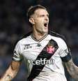  Foto: Matheus Lima/Vasco - Legenda: Vegetti (esq.) é o artilheiro do Vasco no Carioca, com cinco gols / Jogada10