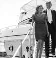 Donald e Ivana Trump desembarcam do iate Trump Princess em Nova York no ano de 1988  Foto: Getty Images / BBC News Brasil