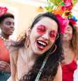 Carnaval exige atenção com o risco de doenças bucais  Foto: Shutterstock / Alto Astral