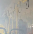 Celular pega fogo no bolso de passageira dentro de ônibus   Foto: Reprodução/Redes Sociais