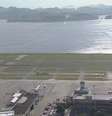 Avião da Latam arremete para desviar de barco ao se aproximar da pista do Aeroporto Santos Dumont  Foto: Reprodução/ TV Globo