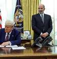 Trump anuncia novas tarifas de importação nos EUA  Foto: REUTERS/Kevin Lamarque / BBC News Brasil