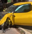 Ferrari bate em muro e fica destruída  Foto: Reprodução