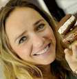 Carole Crema vai direcionar seu trabalho à fábrica de doces e ao delivery por app  Foto: Tadeu Brunelli/Divulgação