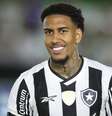  Foto: Vitor Silva/Botafogo. - Legenda: Rwan Cruzé um dos reforços do Botafogo para a temporada de 2025 / Jogada10