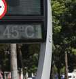 Termômetro de rua marca entre 45 e 46°C, na tarde desta segunda-feira (17), na rua Vergueiro, próximo à Estação Ana Rosa do Metrô, zona sul de São Paulo.  Foto: RENATO S. CERQUEIRA/ATO PRESS/ESTADÃO CONTEÚDO