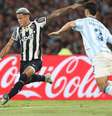  Foto: Vitor Silva/Botafogo - Legenda: Martins teve uma atuação abaixo da média em Avellaneda / Jogada10