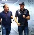 Jos Verstappen e Max Verstappen durante Grande Prêmio em 2024  Foto: Fonte Reprodução