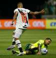 Dudu, do Palmeiras, se lesionou no jogo contra o Vasco no Brasileirão de 2023, no Allianz Parque  Foto: Ricardo Moreira/Getty Images