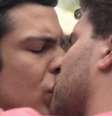 Os atores Mateus Solano e Thiago Fragoso protagonizaram o primeiro beijo gay em novela da Globo, em "Amor à Vida", em 2014.  Foto: Reprodução/TV Globo
