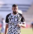 Nilson Júnior com a camisa da Ponte Preta.   Foto: Karen Fontes/Especial PontePress / Esporte News Mundo