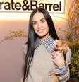 Quase R$ 41 mil no jeans: Demi Moore aposta em calça baggy de grife já usada por Bruna Marquezine e Fernanda Torres.  Foto: Getty Images / Purepeople