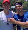 João Fonseca de branco e Thiago Wild de azul   Foto: Reprodução Instagram Thiago Wild / Esporte News Mundo