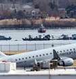 Em janeiro, avião comercial colidiu com um helicóptero militar, em Arlington, Virgínia, nos EUA  Foto: JIM LO SCALZO/EPA-EFE/REX/Shutterstock / BBC News Brasil